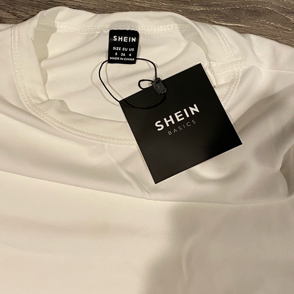 Fitted cropped tee - Picture 3 of 5